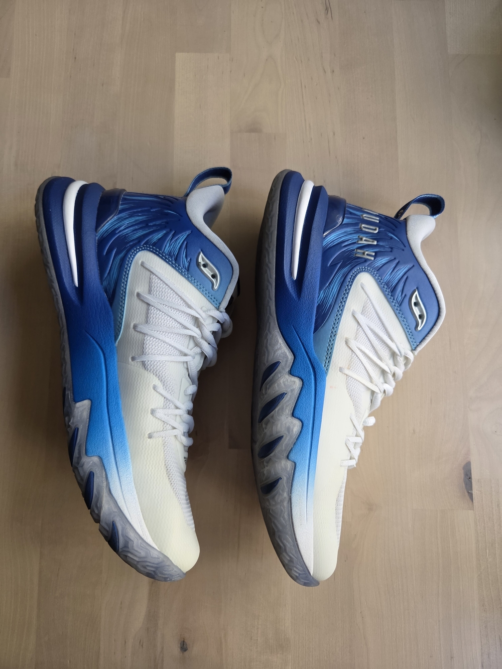 Unitus Judah 1 White True Blue Basketball Sneakers JUB001-141 Size 8.5